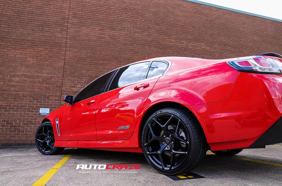 HOLDEN-COMMODORE-DOMINATE-MATTE-BLACK